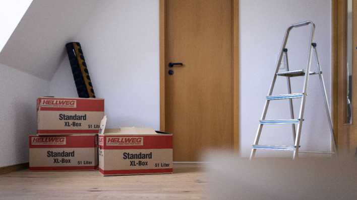 Symbolbild: Umzugskartons in einer Wohnung