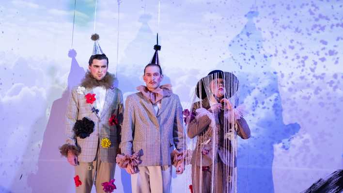 Szene aus "Eigentlich bin ich glücklich" in der Neuköllner Oper (Bild: Neuköllner Oper / Matthias Heyde)