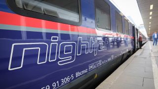 Ein Waggon des Nightjet der Österreichischen Bundesbahn