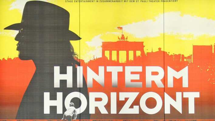 Plakat des Musicals "Hinterm Horizont"