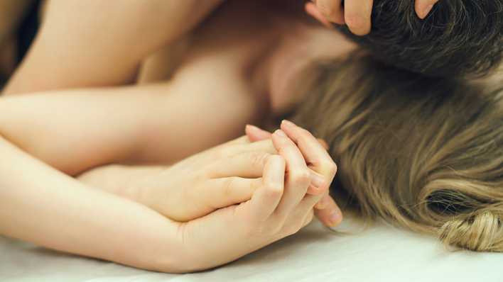 Regelmäßiger Sex wirkt sich positiv auf die Gesundheit aus.