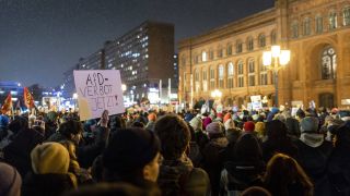 Aufnahmen im Rahmen der Demonstration Auf die Strasse Gegen AfD vor dem Roten Rathaus in Berlin, 17.01.2024