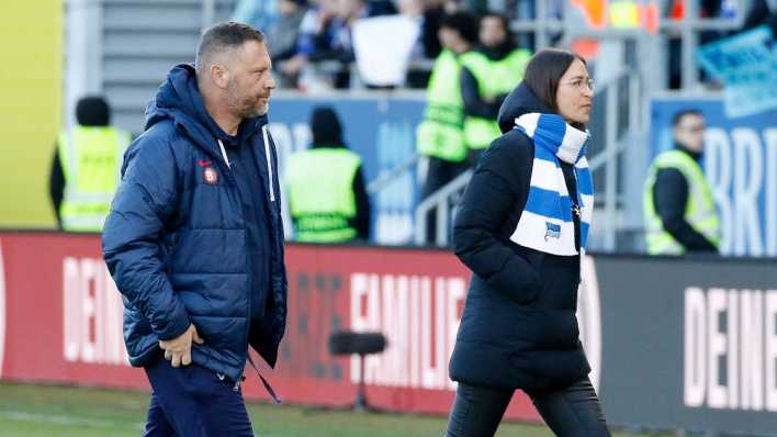 Hertha-Trainer Pal Dardai enttäuscht nach der Niederlage bei Wehen Wiesbaden
