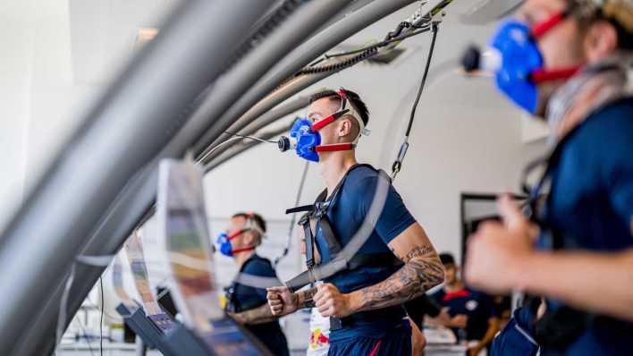 Leipzigs Benjamin Sesko. Leistungstests RB Leipzig am 8. Juli 2023. Red Bull Akademie, Leipzig (Bild: picture alliance/ZB/motivio)