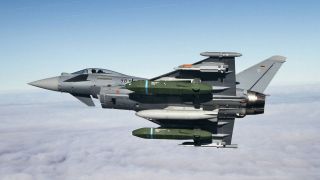 Taurus-Marschflugkörper sind an einem Kampfjet zu sehen (Bild: picture alliance/abaca)