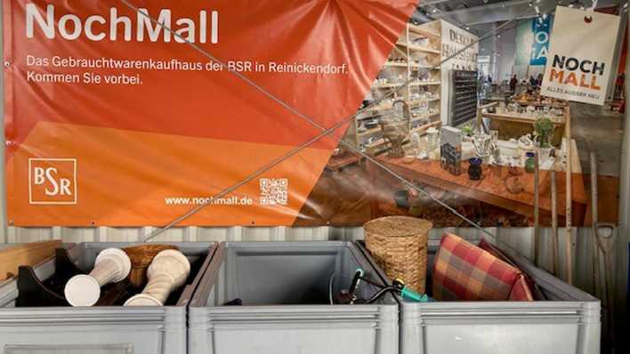 Plakat der NochMall an der Annahmestelle (Bild: rbb/Anke Burmeister)