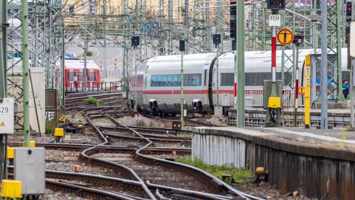 Gleise und Weichen der Deutschen Bahn