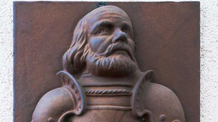 Bronzetafel mit dem Bildnis des fränkischen Reichsritters Götz von Berlichingen