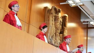 Der Erste Senat beim Bundesverfassungsgericht (l-r) Susanne Baer