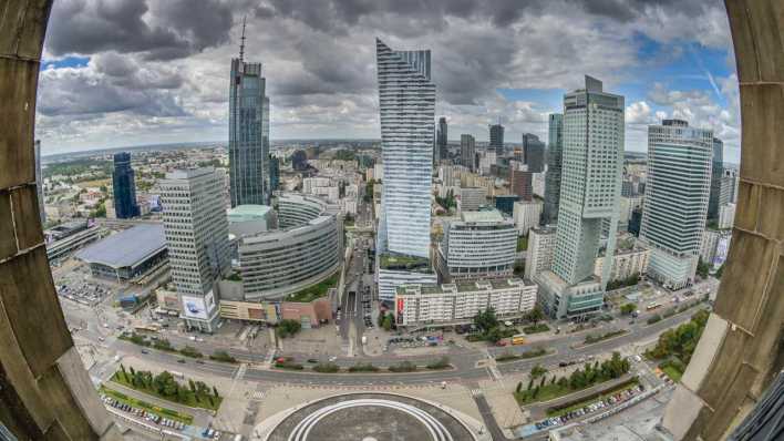 Hochhäuser an der Emilii Plater, modernes Geschäftsviertel, Warschau (Bild: picture alliance / Schoening)