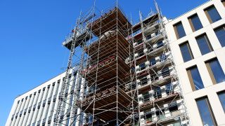 Baustelle mit Baugerüst in Berlin