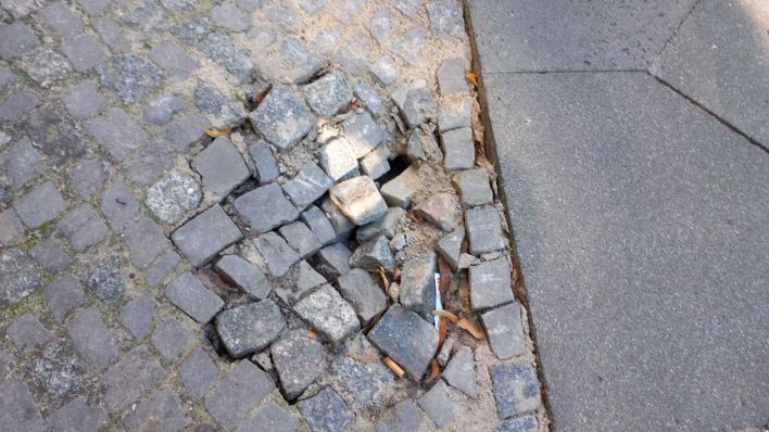 Straßenschäden durch Ratten verursacht (Bild: rbb/Annette Miersch)