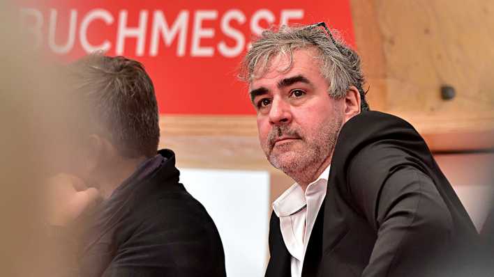 Der Journalist und Schriftsteller Deniz Yücel bei einer Veranstaltung auf der Frankfurter Buchmesse. (Archivbild)