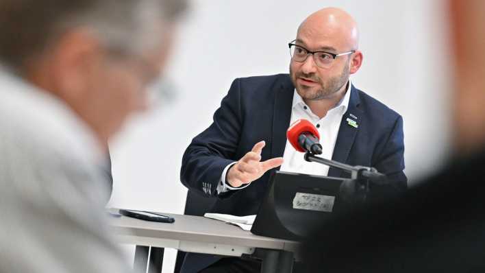 René Wilke (parteilos), Oberbürgermeister der Stadt Frankfurt (Oder), bei einem Pressegespräch