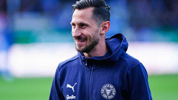 Ex-Unioner Steven Skrzybski beim Bundesliga-Spiel Holstein Kiel - Eintracht Frankfurt. (Archivbild)