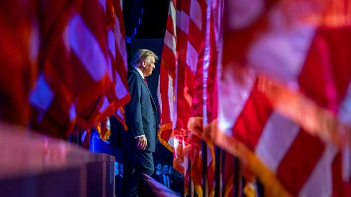 Der künftige US-Präsident Donald Trump bei einer Wahlparty im Palm Beach Convention Center.
