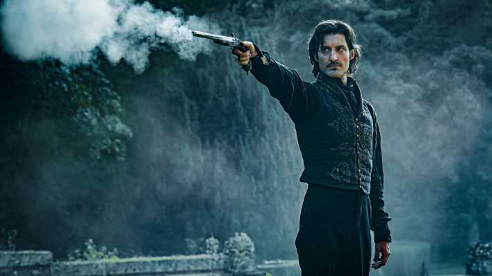 Pierre Niney als Edmond Dantes in einer Szene des Films "Der Graf von Monte Christo"