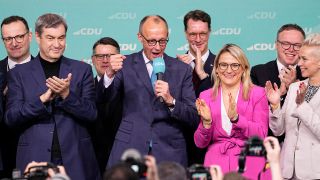 Friedrich Merz auf der CDU-Wahlparty, ganz vorne mit dabei auch CSU-Chef Markus Söder.