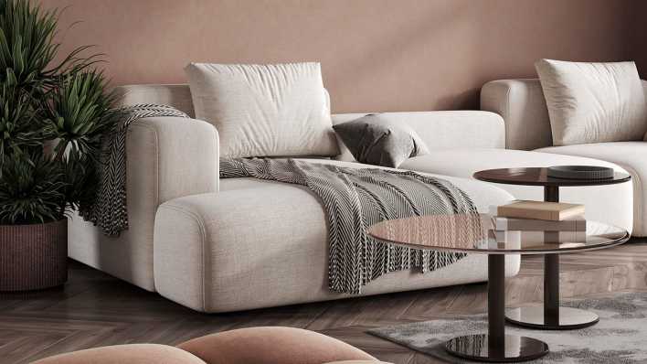 Ein modernes Wohnzimmer mit eleganter Einrichtung.