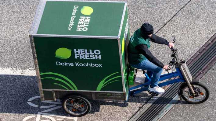 Hello Fresh Lierferdienst per Lastenrad (Bild: picture alliance / Jochen Tack)