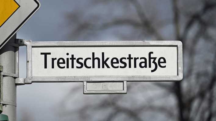 Straßenschild der Treitschkestraße in Berlin-Steglitz (Bild: picture alliance/dpa/Jonathan Penschek)