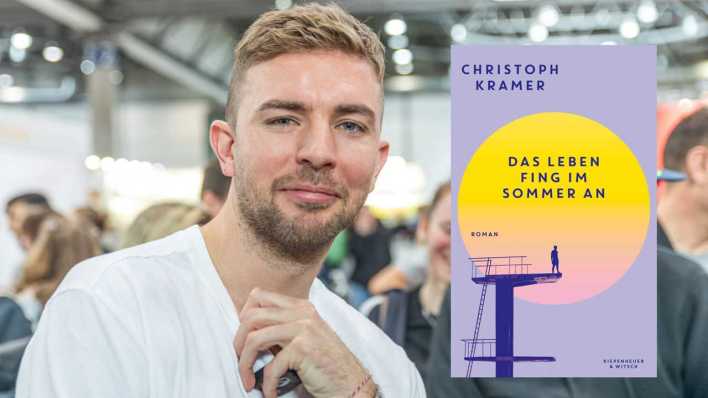 Christoph Kramer und Buchcover "Das Leben fing im Sommer an" (Bild: IMAGO/Christian Grube // Verlag Kiepenheuer & Witsch)