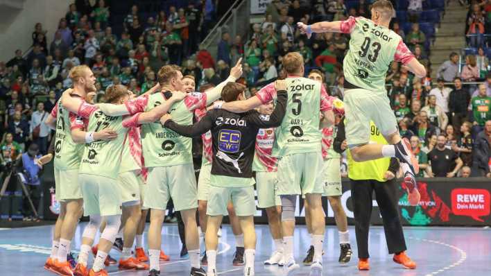 21.3.2025: Jubel Füchse Berlin nach Spielende gegen Magdeburg (Bild: IMAGO/Franziska Gora/Jan Huebner)