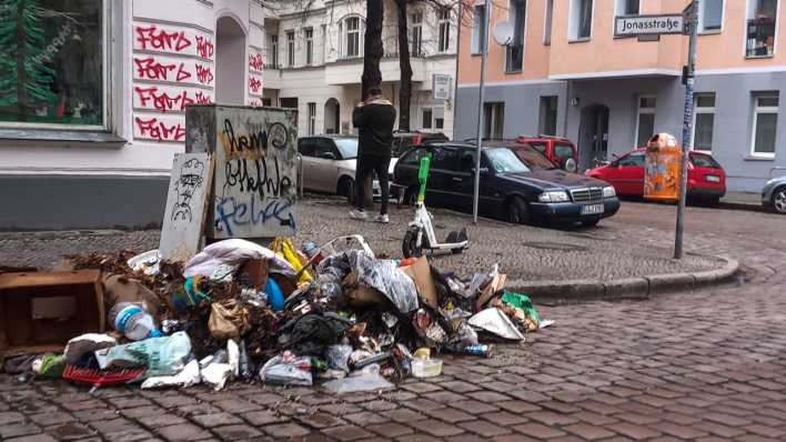 Müll und Dreck in der Neuköllner Jonasstraße