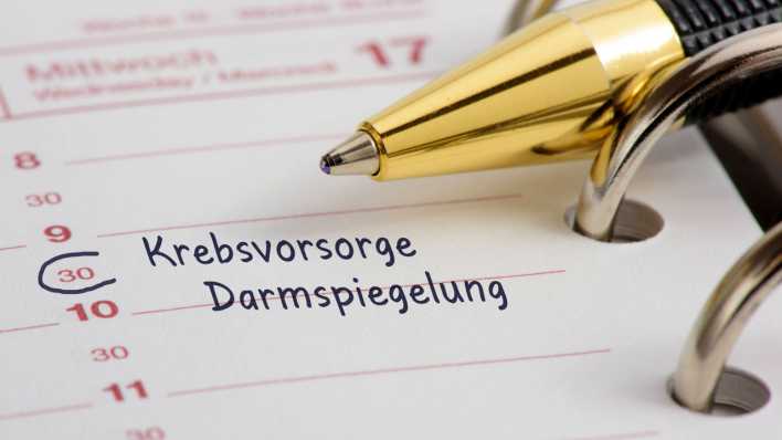 Terminkalender mit Eintrag für Krebsvorsorge und Darmspiegelung