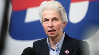 Marie-Agnes Strack-Zimmermann hält eine Rede.