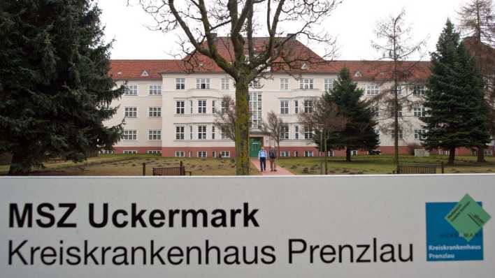 Außenansicht des Kreiskrankenhauses Prenzlau in der Uckermark (Bild: picture alliance/dpa/Patrick Pleul)