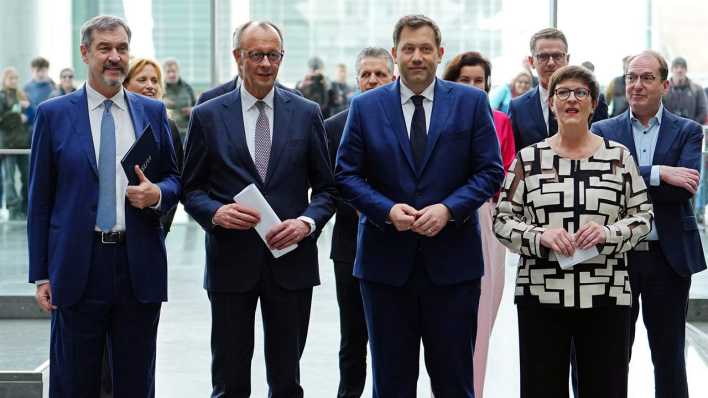 Union und SPD präsentieren Koalitionsvertrag