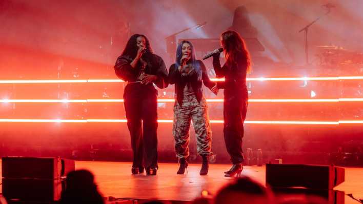 ARCHIV: Konzert Sugababes (Bild: IMAGO/Hartmut Bösener)