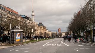 Blick von Unter den Linden Richtung Rotes Rathhaus, ohne autos