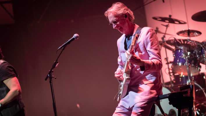 Mike Rutherdorf mit "Mike & the Mechanics" auf der Bühne