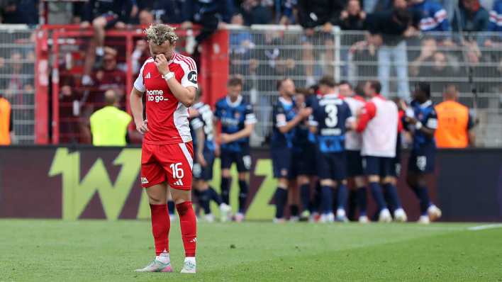 Unions Benedict Hollerbach enttäuscht nach dem 0:3 gegen Heidenheim.