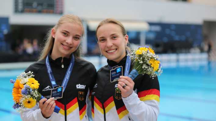 Turmsprung-SIlbermedaillen-Gewinnerinnen Lena Corona Hentschel (rechts) und Jette Müller