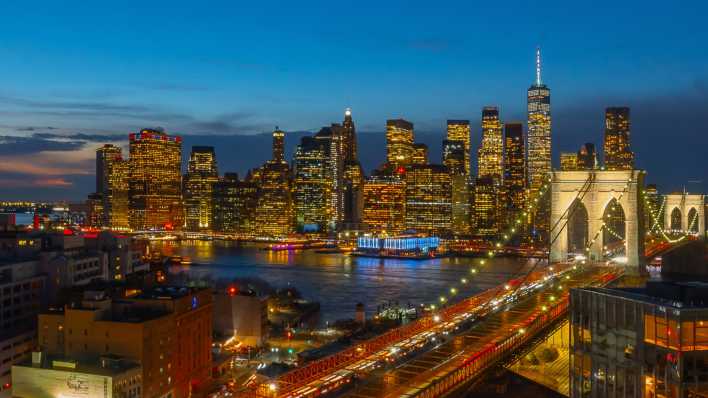 Blick auf Manhatten bei Nacht (Foto: imago images / Jam Press)