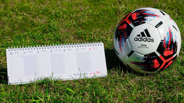 Kalender mit Fußball
