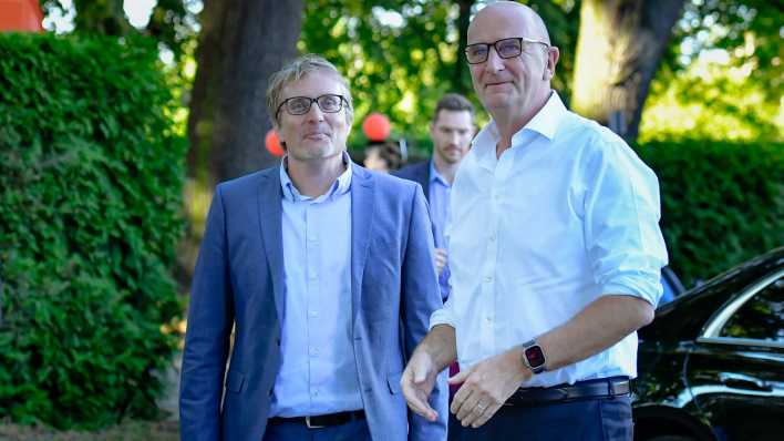 SPD-Landesfraktionschef Björn Lüttmann und Ministerpräsident Dietmar Woidke