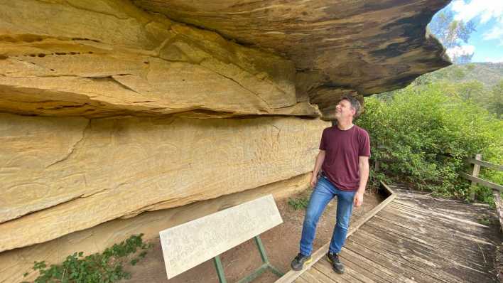 Felszeichnungen in den Darling Downs (Bild: ARD/Karsten Steinmetz)