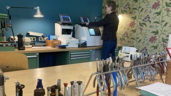 Werkstatt von Maske und Maske Augenoptik (Bild: rbb/Annika Krempel)
