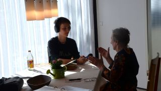 Schüler Ruben spricht mit Kriegsende-Zeitzeugin Marianne Wachtmann
