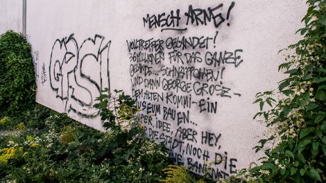 Dragoner-Areal - ein Graffitti an einer Wand auf dem Gelände(Bild: Dieter Freiberg)