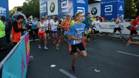 Tim Bertram startet (Bild: rbb/Wendling)