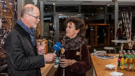 Gewinnerin Birgit Rupp im Gespräch mit André Tonn (Bild: Dieter Freiberg)