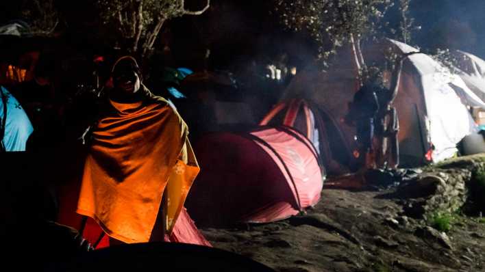 Flüchtlinge auf Lesbos (Foto: dpa) Flüchtlinge auf Lesbos (Foto: dpa)