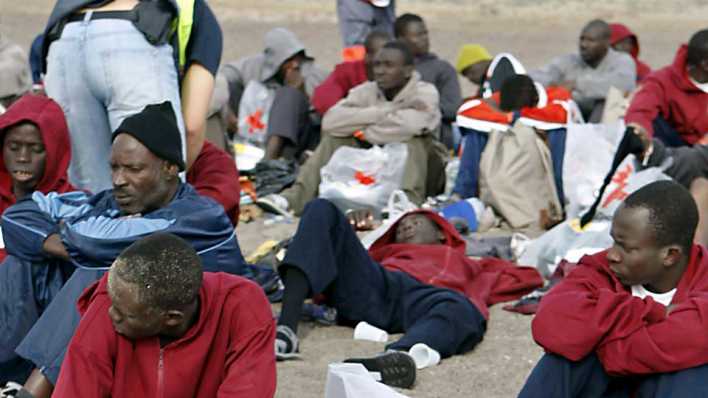 Afrikanische Flüchtlinge (Bild: dpa) Afrikanische Flüchtlinge (Bild: dpa)