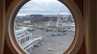 Blick auf Oslo (Norwegen) durch das Bullauge einer Fähre (Bild: imago)