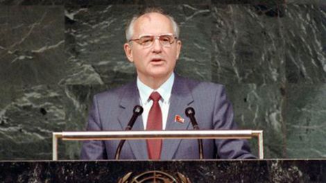 Michail Gorbatschow spricht 1988 zur UN (Bild: UN Photo/Lwin)